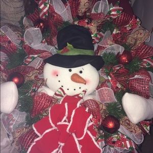 🔥SOLD🔥Plush Snowman with hugging hands.